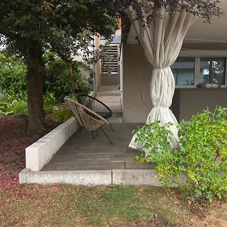 Mit Sauna Und Schoenem Garten *